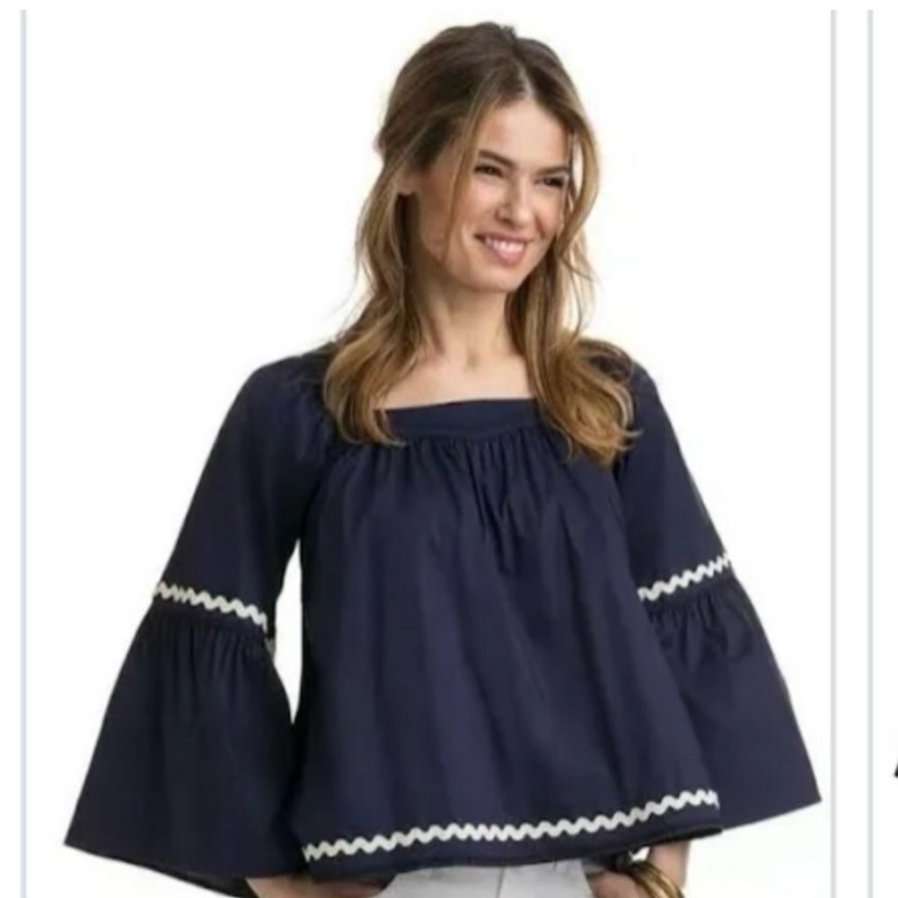 Vineyard Vines top